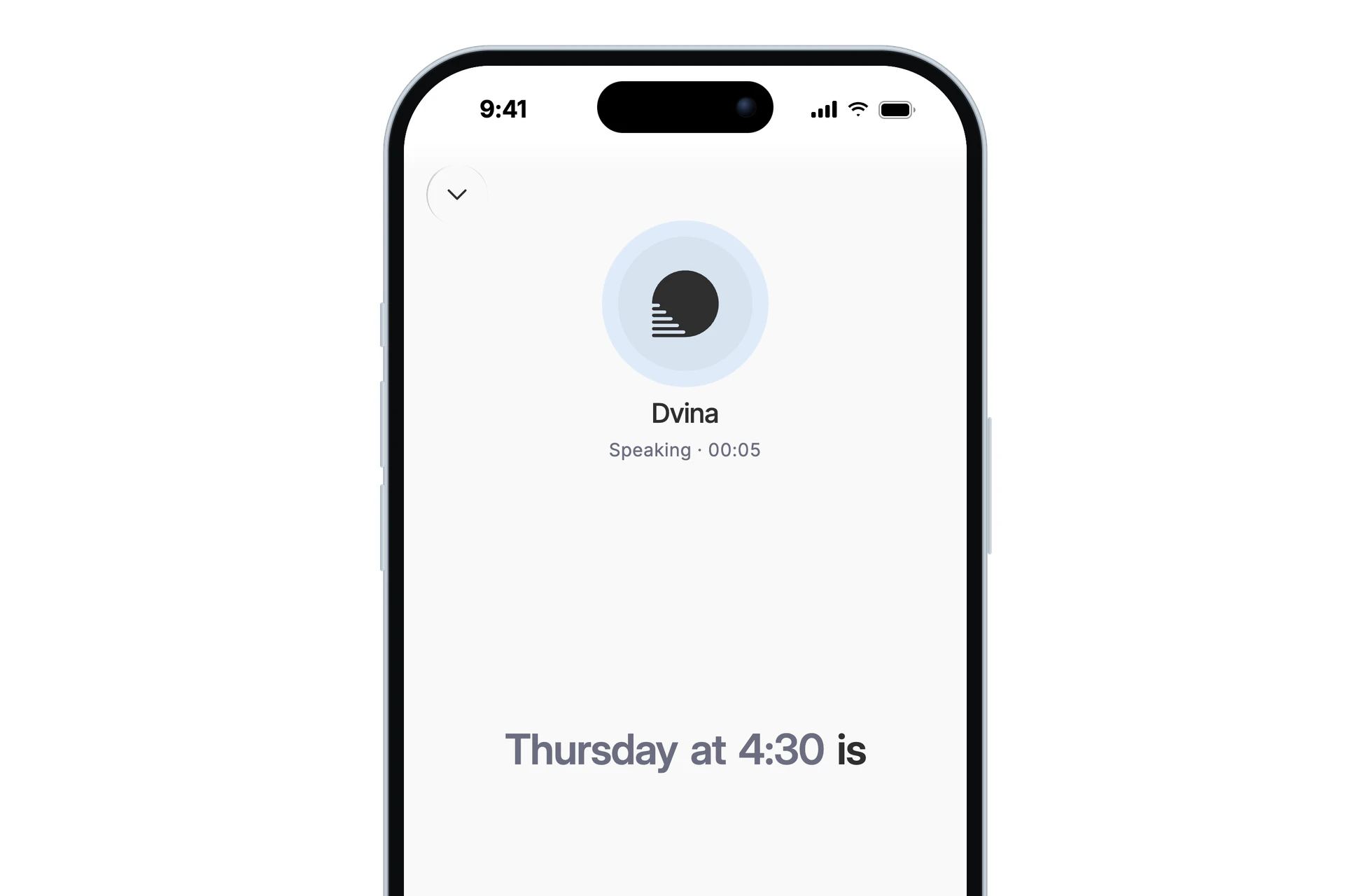 iPhoneలో Dvinaతో కాల్. “గురువారం 4:30కి ఖాళీ ఉంది” అని సమాధానం చెబుతుండగా, పలికే ప్రతి మాటా తెరపై వెలుగుతుంది.