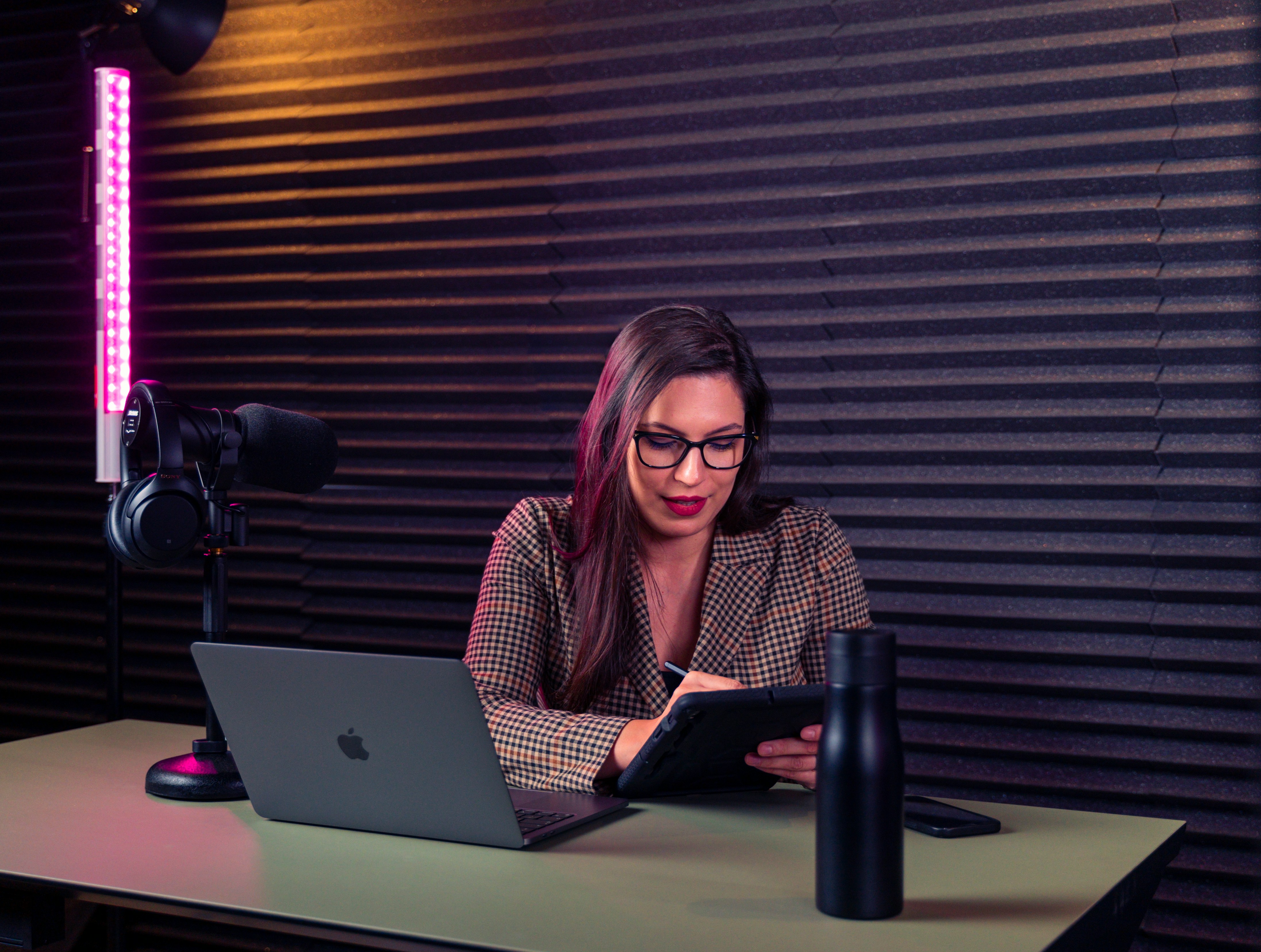 Content production with Dvina